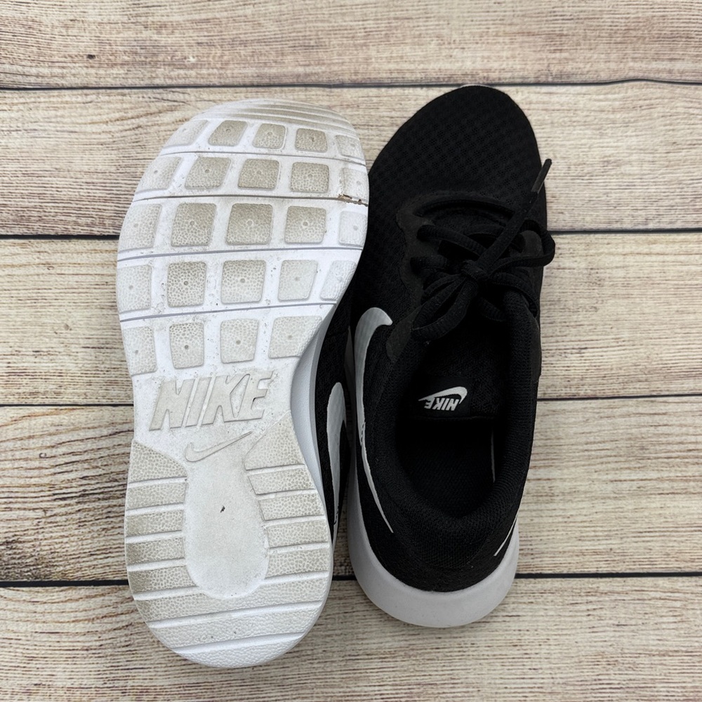 Nike Black Athletic Shoes with White Logo - Picture 4 of 10